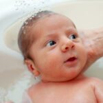 how to bathe a newborn